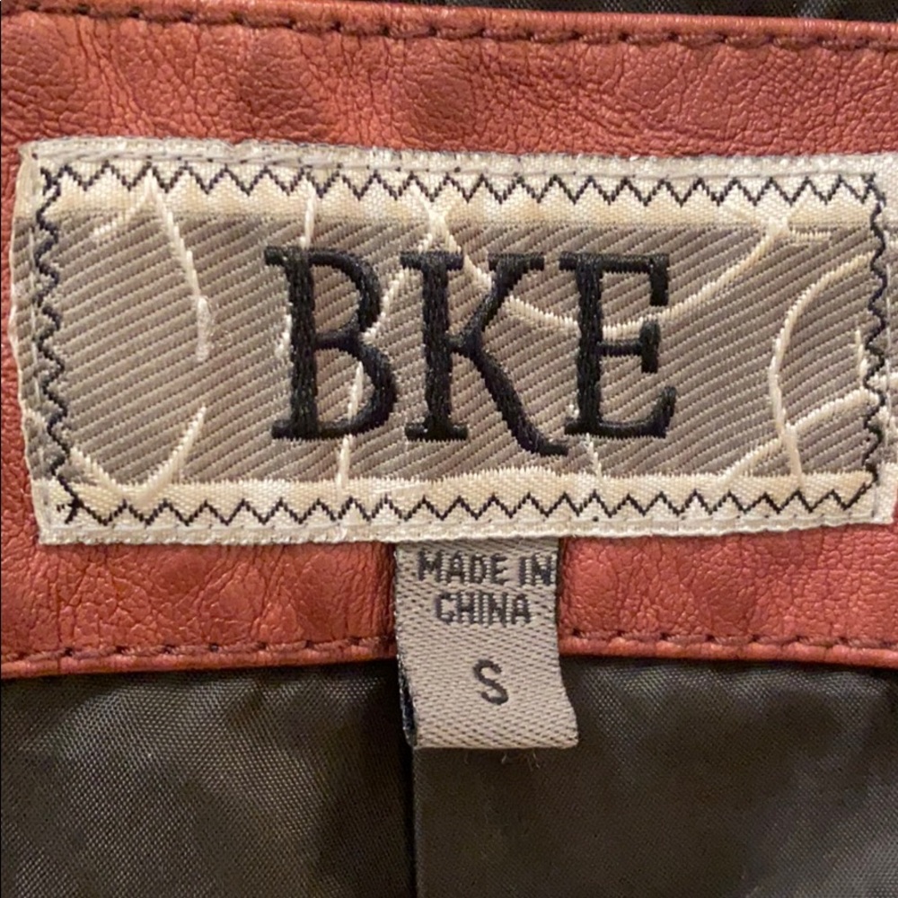 Leather jacket - Picture 2 of 5